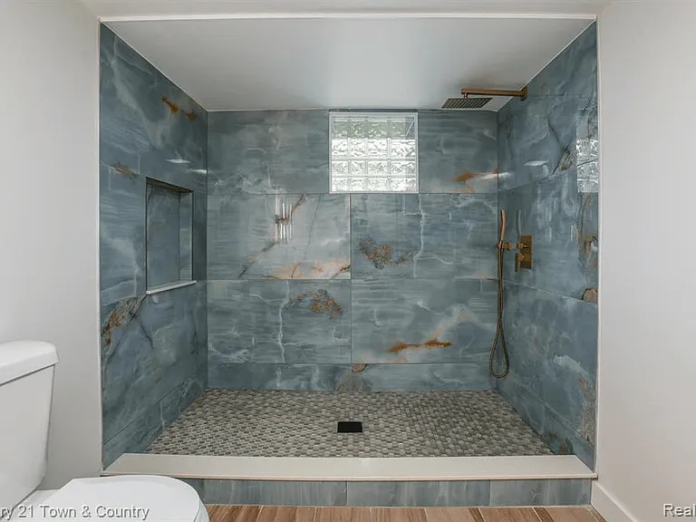 28588 Pierce St — Photo 20