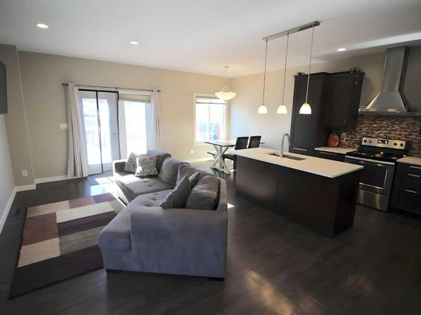 102 N Ranchers Close, Lacombe, AB T4L 0H9