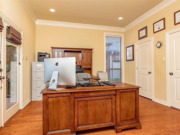 5th image of 2606 Featherstone Ct