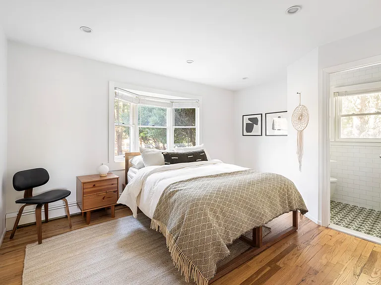 27 Sandra Rd — Photo 8