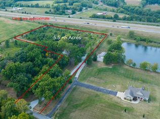 8825 Rezy Rd, Staunton, IL 62088