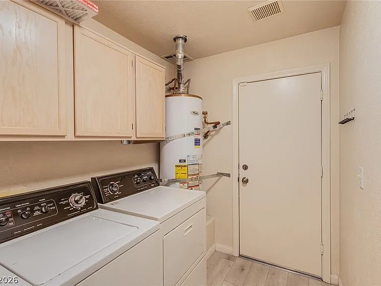 7812 Wedlock Ln — Photo 16