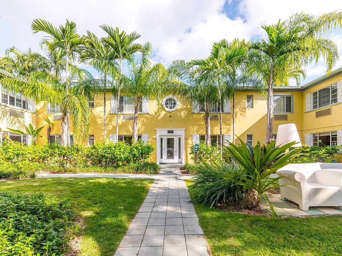 Exterior Entrance to Design Place Apartments - Design Place Miami