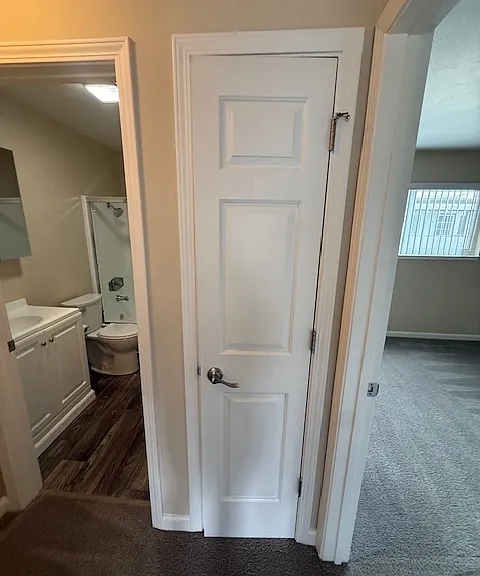 Capitol Ave Apartments — Photo 15