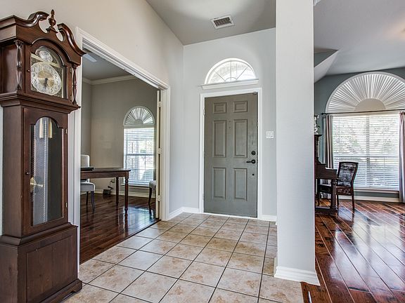 4th image of 2328 Ash Leaf Ln