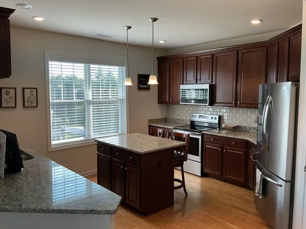 2 Francis Dr #401, Andover, MA 01810