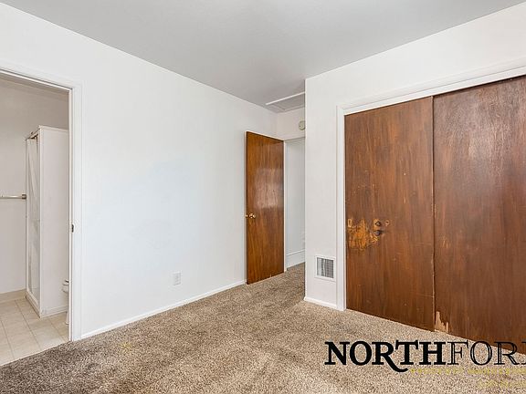4th image of 615 Dearborn St APT 3