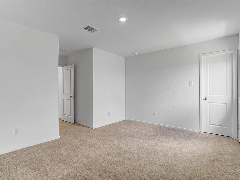 390 Lucia Way — Photo 17