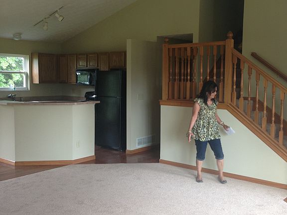 2nd image of 512 Allis Pl E