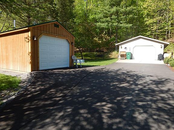 4th image of 2165 Lakeshore Dr