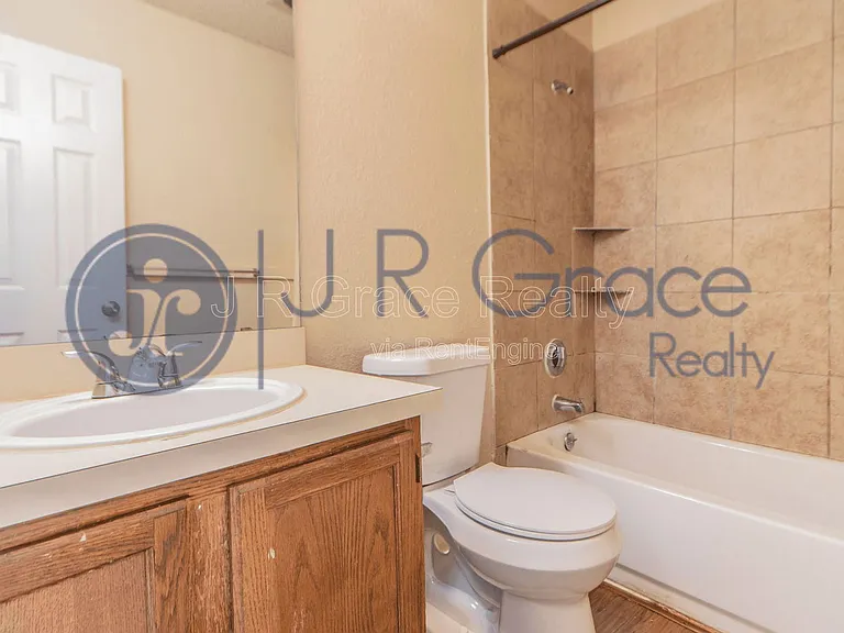 5935 Shadydell Dr — Photo 10