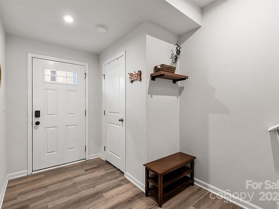 2nd image of 6113 Cutwater Cir