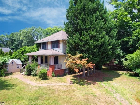 8 Brian Ct, Pequannock Twp., NJ 07440