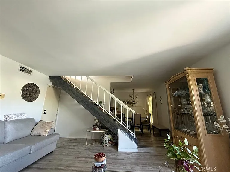 18411 Hatteras St — Photo 6