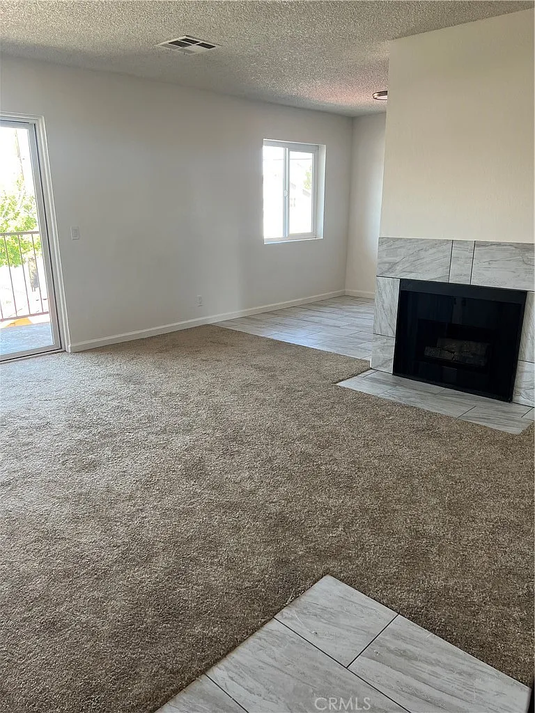 2 bed, 896 sqft, $2,000 — Photo 3