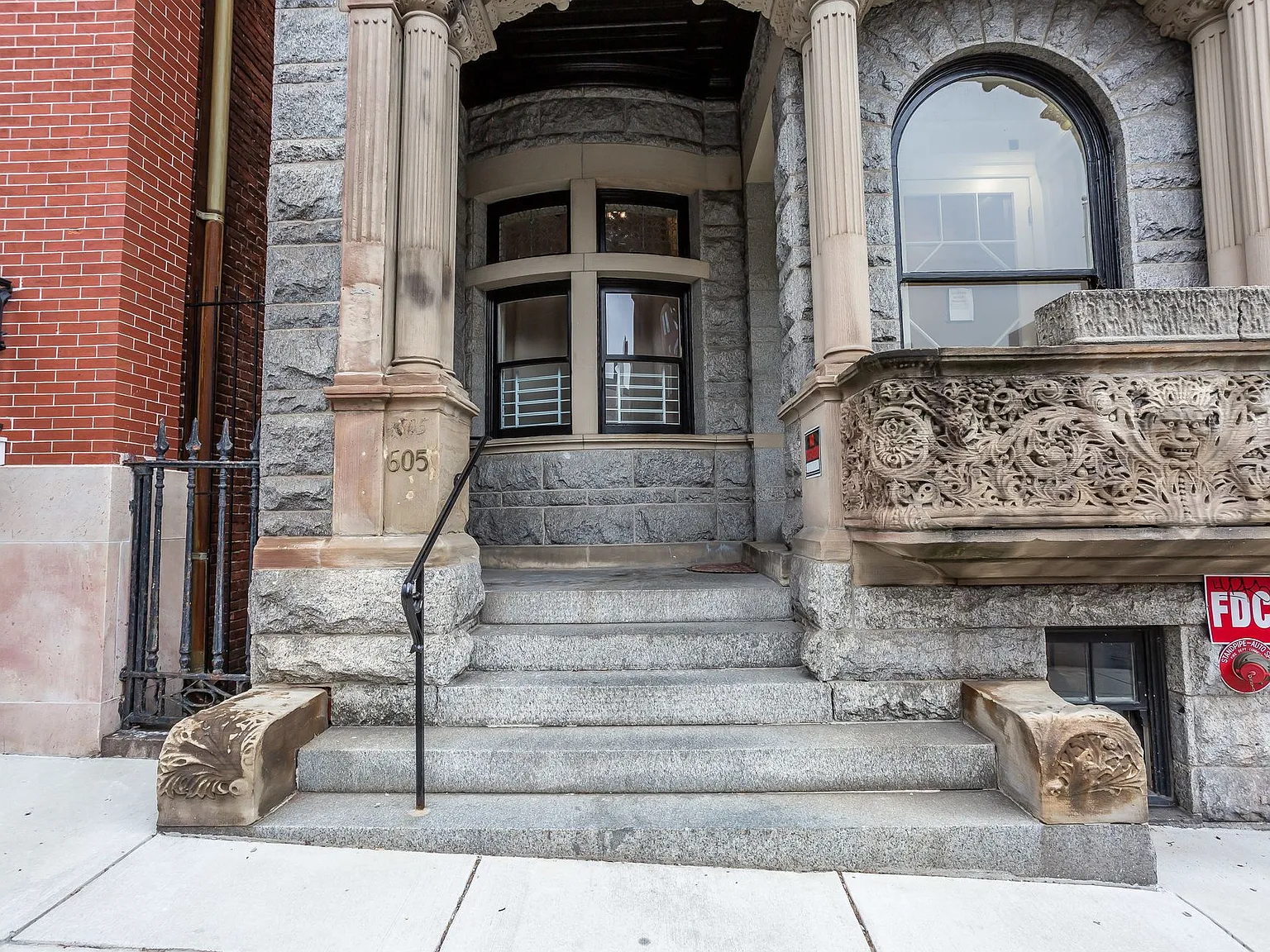 For Rent: Downtown Elegance at 605 Park Ave Your Urban Haven Awaits! — Photo 4