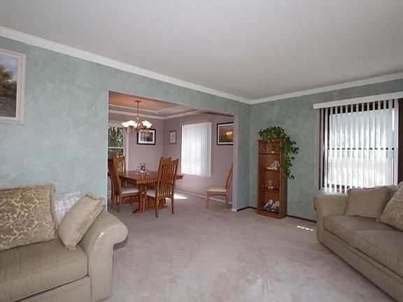 3rd image of 2500 W Brantwood Ave