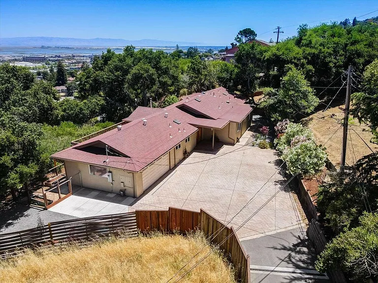 1239 Talbryn Dr — Photo 2