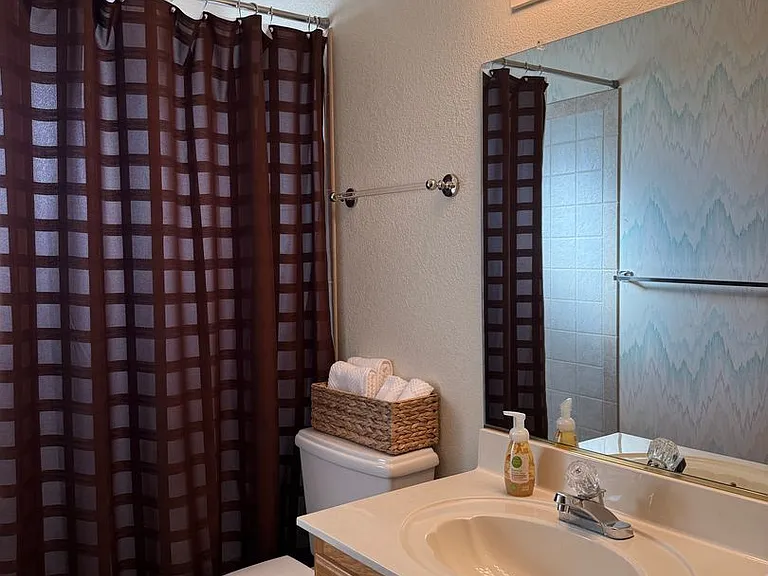 81 Acoma Blvd S — Photo 17