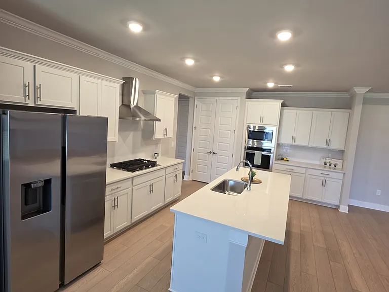 22635 Donahue Dr — Photo 18