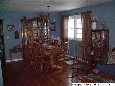 4th image of 121 Uncas Ave
