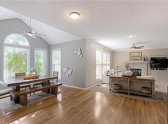 5th image of 14716 Woodward St