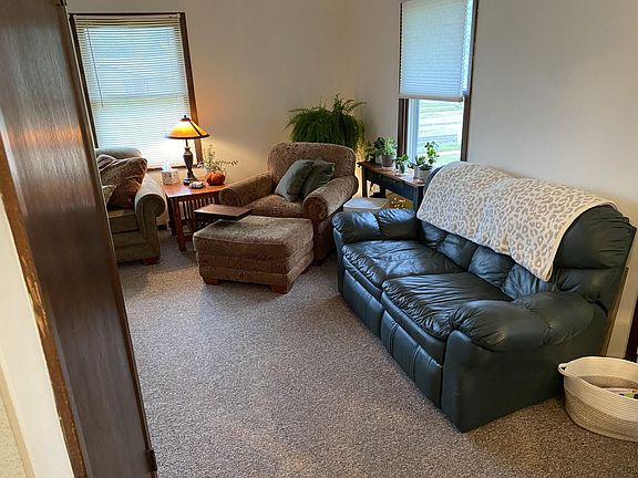 5th image of 1420 N Van Buren St #1420