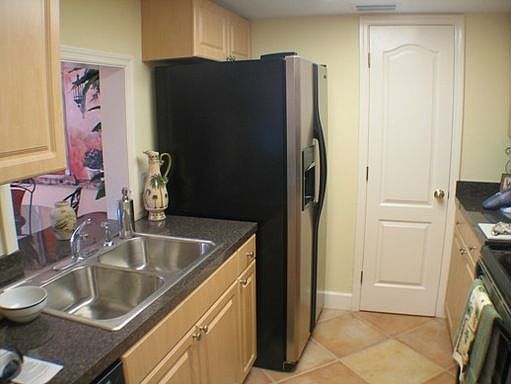5th image of 1732 Redwood St APT E
