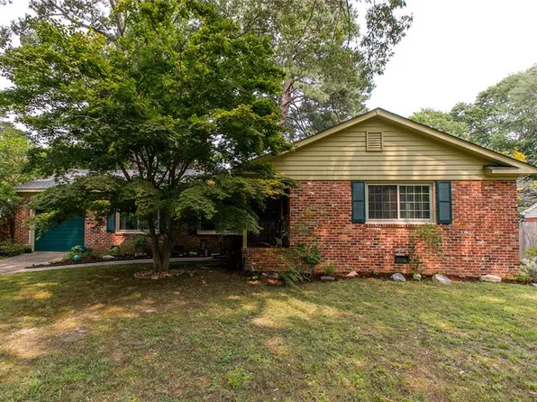 5 Barbour Dr, Newport News, VA 23606