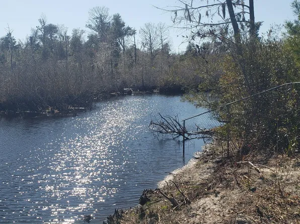 5045 Indian Bluff Dr, Youngstown, FL 32466