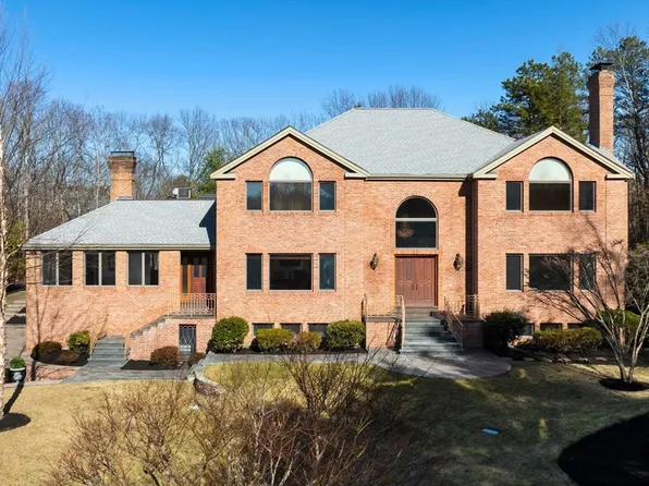 8 Jonas Stone Cir, Lexington, MA 02420