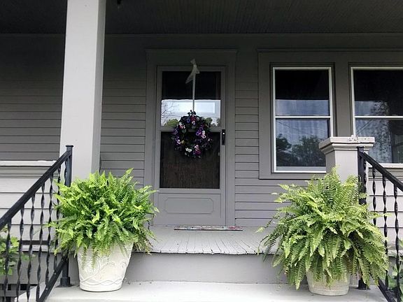 2nd image of 184 N Center St
