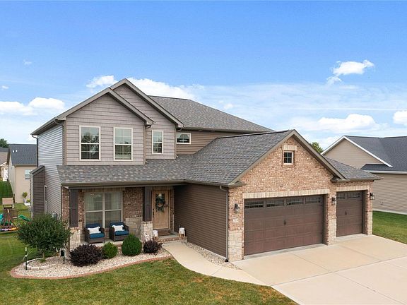 3rd image of 219 Ellington Ct