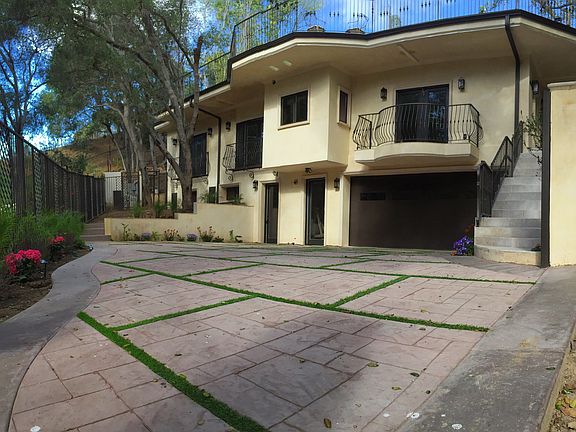 2nd image of 1020 Moraga Dr