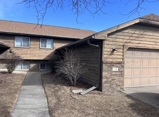 2710 W Glenpark Dr, Appleton, WI 54914