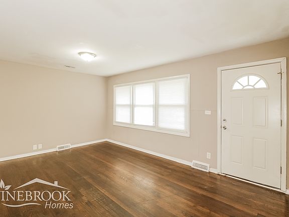 5th image of 11213 Crystal Ave
