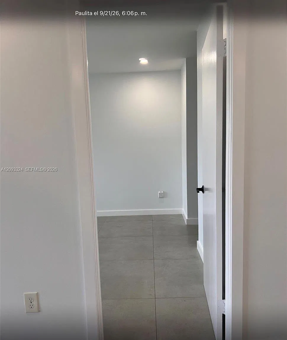 7732 Camino Real — Photo 3