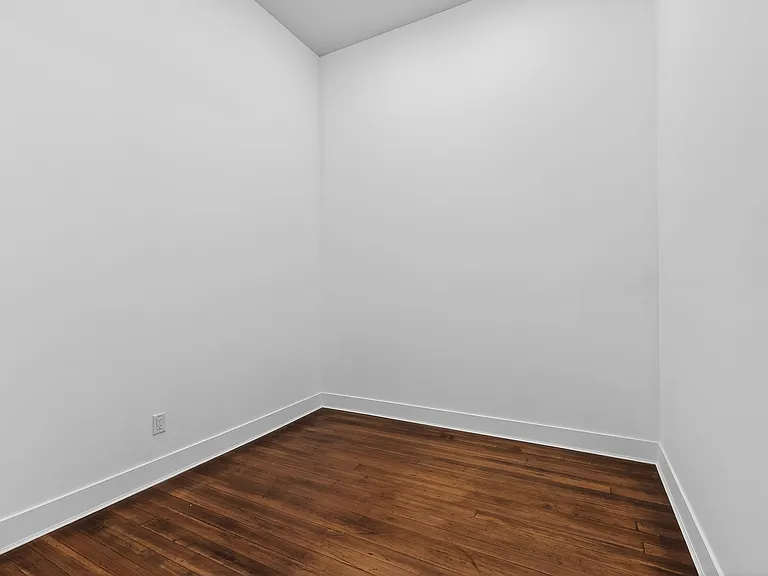 607 Main St #6 — Photo 7