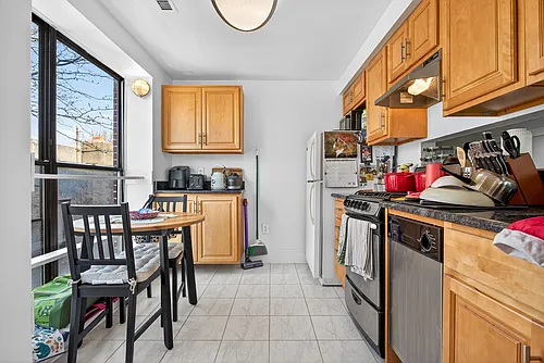 2215 Green St #B1 Photo 1