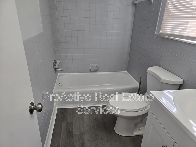 3875 Wake Cir #B — Photo 20