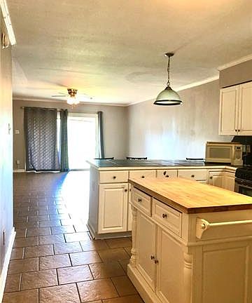 3rd image of 6638 Bellaire Dr