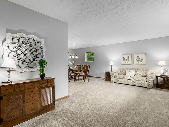 4th image of 2732 Woodgrove Dr