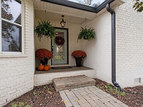 4th image of 606 Woodhaven Dr
