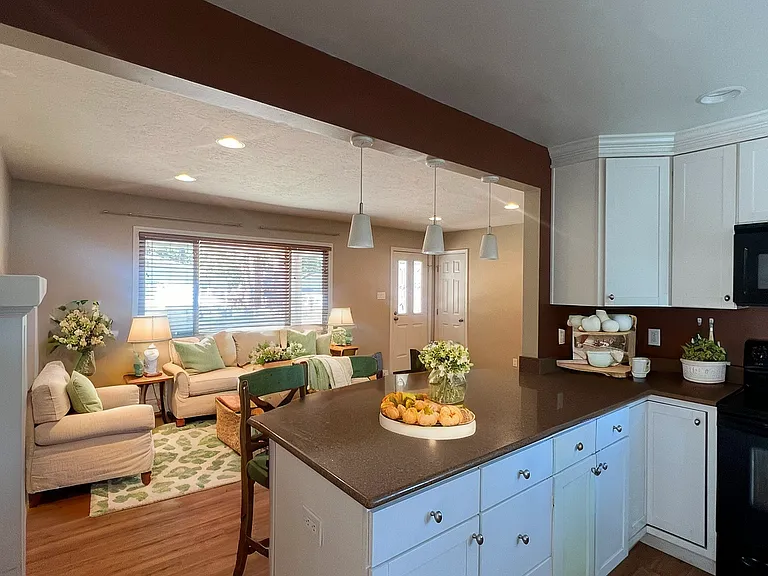 3380 Janet Dr — Photo 4