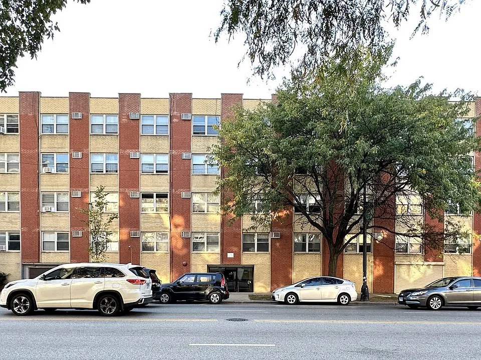 6830 N Sheridan Rd #365