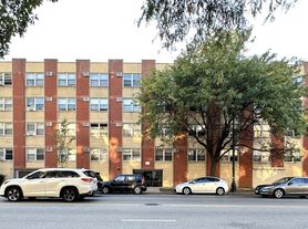 6830 N Sheridan Rd