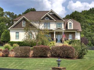 15 Lake Point Dr SE, Cartersville, GA 30121
