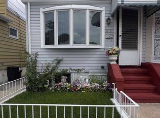 6461 58th Rd, Maspeth, NY 11378