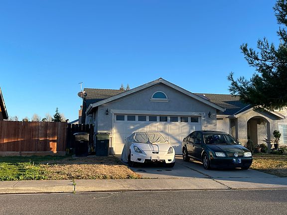 3rd image of 1017 Sparrow Dr