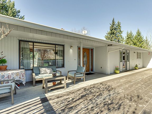 2nd image of 2650 Blossom Hill Dr